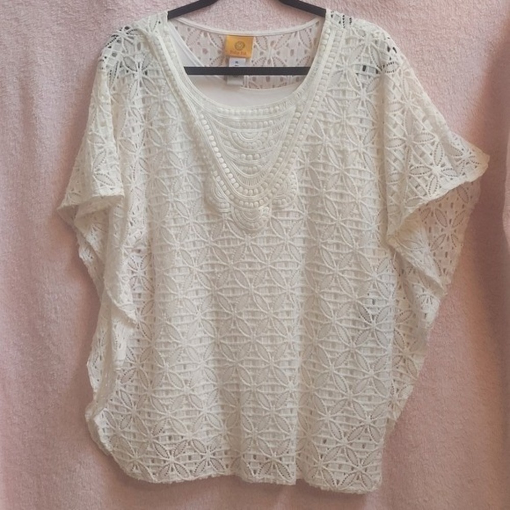 Ruby Rd. Boxy White Lace Blouse with Flutter Sleeves‎